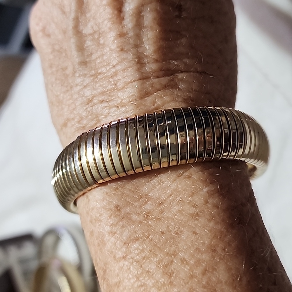 Omega Bracelets - Picture 7 of 9